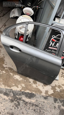 MERCEDES W205 KASA C SERİSİ SAĞ ARKA KAPI ORJİNAL ÇIKMA