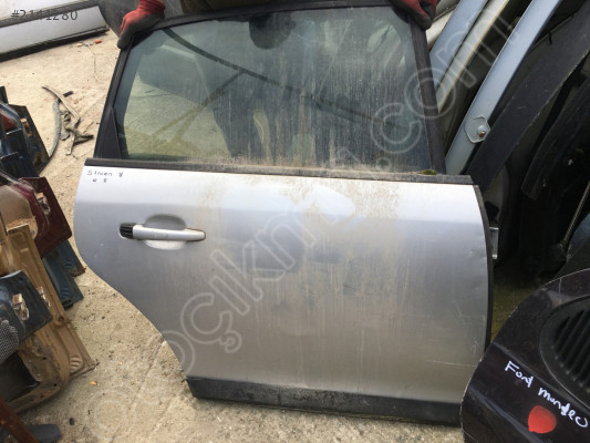 Citroen C4 Sağ Arka Kapı Kilidi Cam Krikosu Kapı Döşemesi