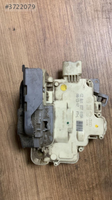 8J1837015A vw touareg  sol ön kapı kilidi