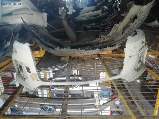 Audi Q3 Modeli İçin Çıkma Ön Tampon Parçası