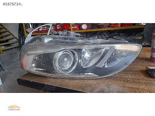 VOLVO S60 Sağ Ön Far - ÜNALLAR OTO ÇIKMA YEDEK PARÇA