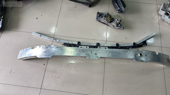 MERCEDES C SERİ W206 ÖN TAMPON DEMİRİ 2066200000