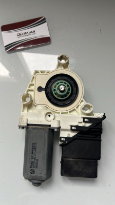 1K4839402E Volkswagen golf 5 jetta 2008 sağ arka kapı cam motoru