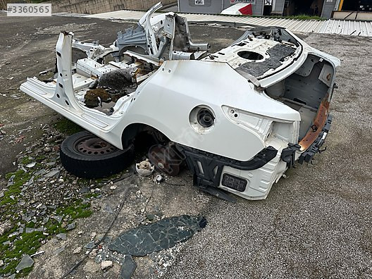 RENAULT LATİTUDE (KESME) ÖN-ARKA ŞASİ ÇAMURLUK