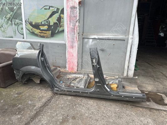 Toyota Verso sağ arka Çamurluk sağ yan