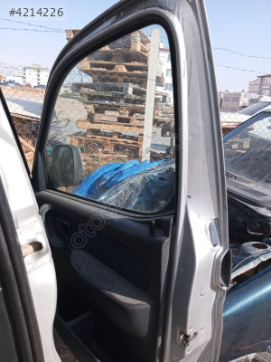 Peugeot partner sağ ön kapı