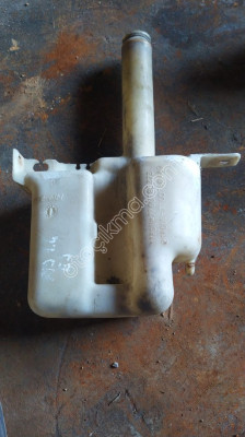 Renault 19 eurupa cam suyu deposu orjinal çıkma