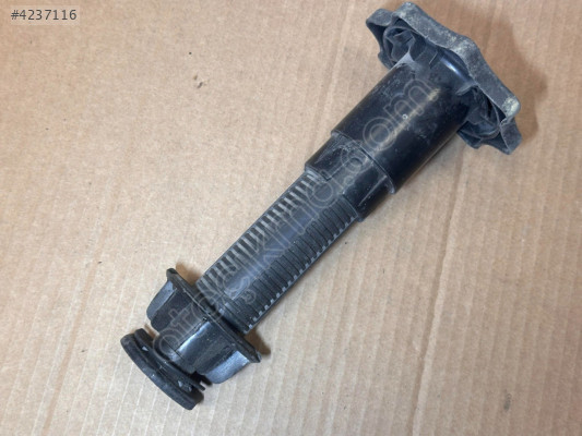 AUDİ A4 A6 EXEO STEPNE SABİTLEME VİDASI 8E0803899B