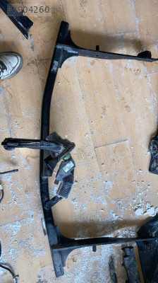 AUDİ A6 3.0 C8 KASA ARKA TAMPON DEMİRİ