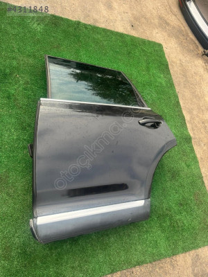 VOLKSWAGEN TOUAREG SOL ARKA KAPI