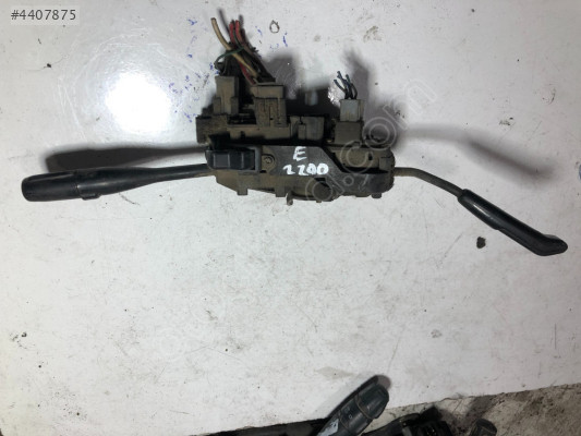 Mazda E2200 Sinyal Silecek Kolu