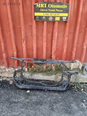 Audi A4 ön panel