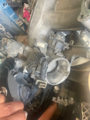 Peugeot 406 boğaz kelebeği