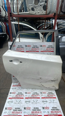 NİSSAN PULSAR SAĞ ARKA KAPI ÇIKMA YEDEK PARÇA