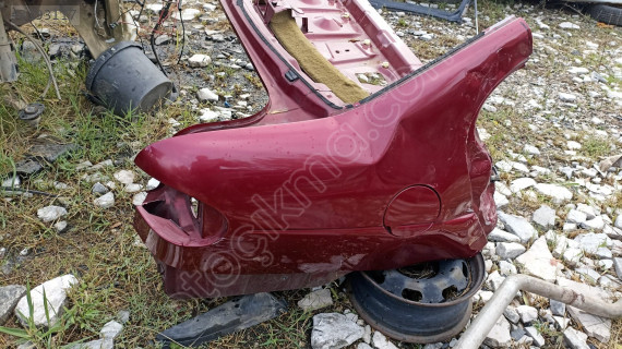 Megane 1 sağ arka çamurluk yedek parça