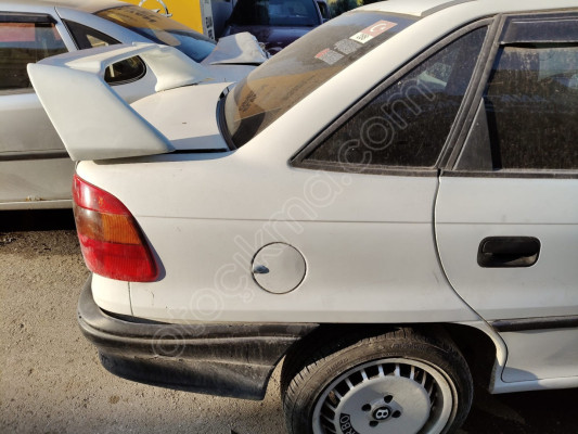 Opel Astra F Sedan Çıkma Orjinal Sağ Arka Çamurluk - GM