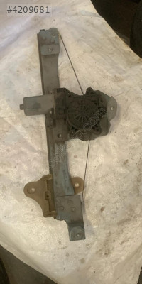 renault captur sol arka cam krikosu ve cam motoru