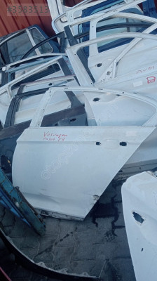 VW Passat B8 Sol Arka Kapı Çıkma Parçası İlanı
