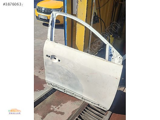 Ünallar Oto Çıkma'da Fluence Sağ Ön Kapı Yedek Parça