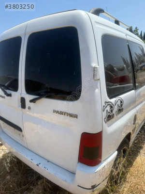 Peugeot partneri sol  bagaj kapağı