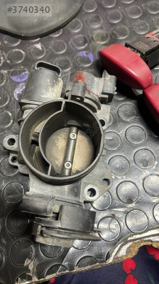 Peugeot 206 boğaz kelebeği