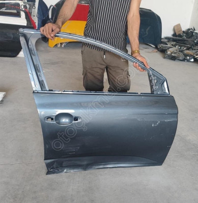 RENAULT MEGAN 4 GRİ SAĞ ARKA KAPI ORJINAL