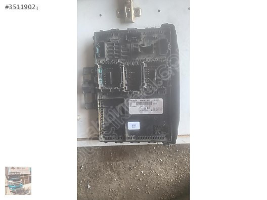 F005v03105 ford focus sigorta kutusu