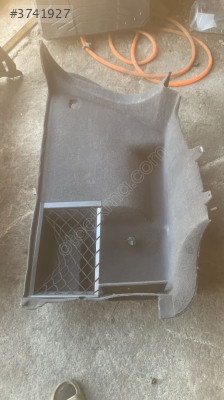 VW Bora Çıkma Sol Arka Bagaj Halısı - Orijinal Parça