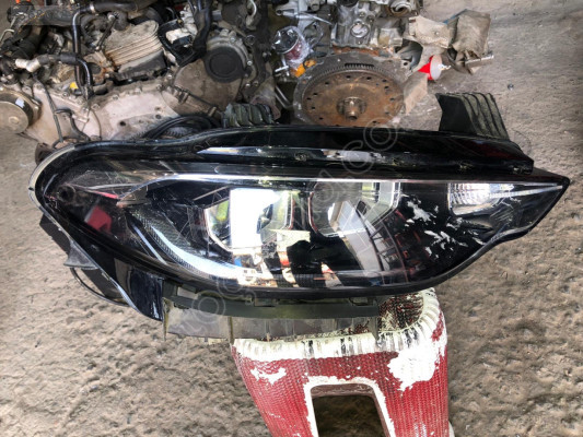 FIAT EGEA Modeli İçin Çıkma Sağ Far Parçası