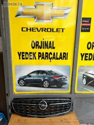 opel insignia b makyajlı kasa ön panjur sıfır