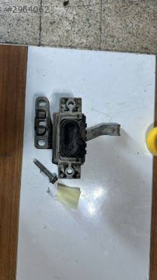 2015-2019 PASSAT B8 MOTOR KULAĞI ORJ ÇIKMA