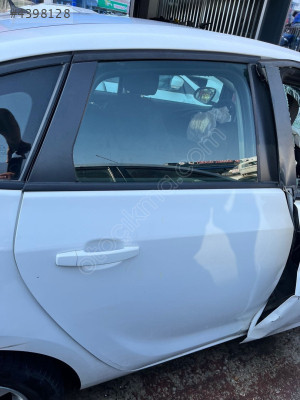 OPEL ASTRA J SAĞ ARKA KAPI BEYAZ HATASIZ