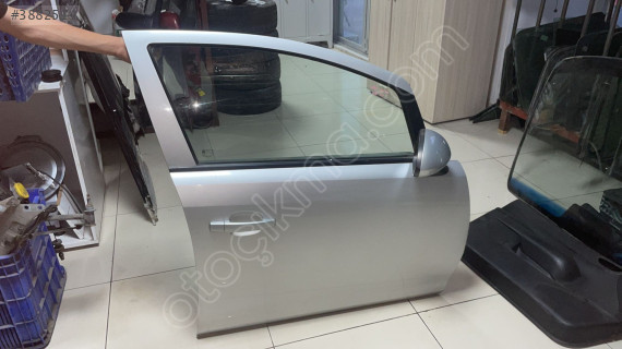 Opel Corsa d sağ ön kapı orijinal