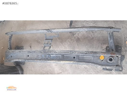 Ünallar'da Audi Q2 Tampon Demiri - Oto Çıkma Yedek Parça