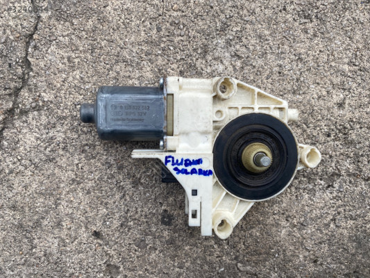 RENAULT FLUENCE SOL ARKA CAM MOTORU