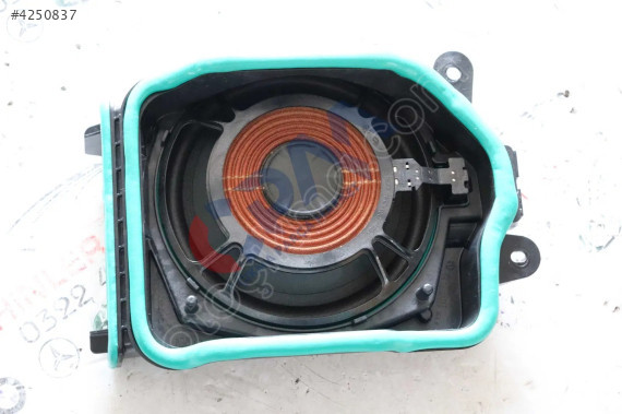 BMW 5 SERİSİ G30 MERKEZİ BAS SAĞ HOPARLÖR 65136801076