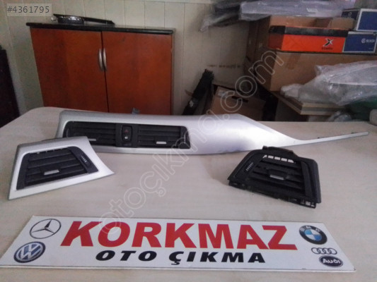 BMW F30 GÖĞÜSLÜK IZGARA SETİ