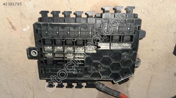 A2055402850 MERCEDES C SERİSİ W 205 SİGORTA KUTUSU