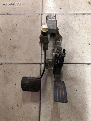 CLİO 4 PEDAL TAKIMI ORJİNAL ÇIKMA PARÇAAA