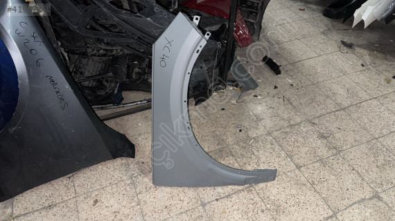 VOLVO XC40 SAĞ ÖN ÇAMURLUK