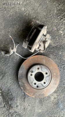 Mercedes 200 Model W210 Sağ Ön Disk & Fren Kaliperi - Oto Çık