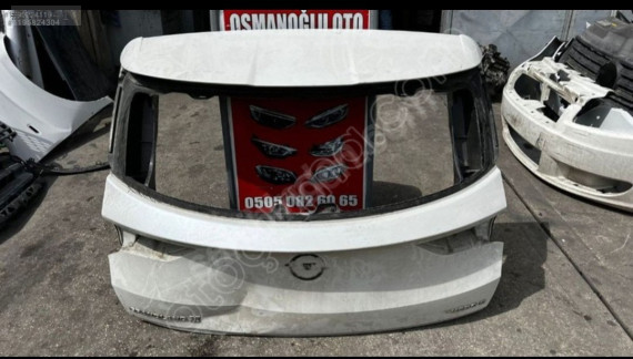 Opel grandland x arka bagaj kapağı