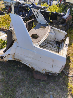 Renault 9 arka sol çamurluk