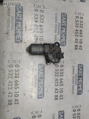 ÇIKMA BMW 3 SERİSİ E46 ÖN SİLECEK MOTORU 67636914577