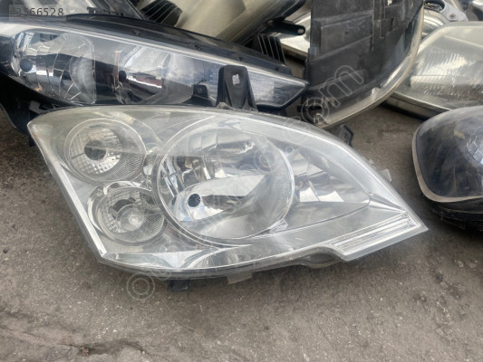 Mercedes Viyana sağ ön far