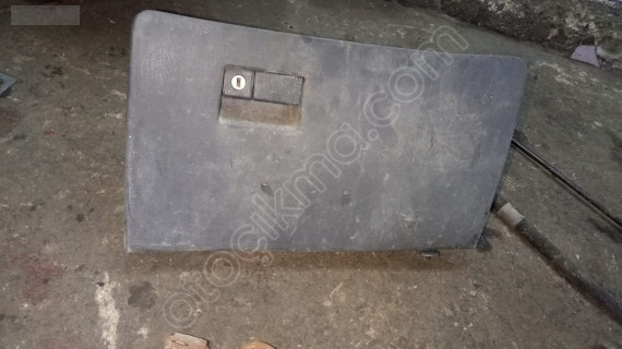 Toyota Carina torpido kapak