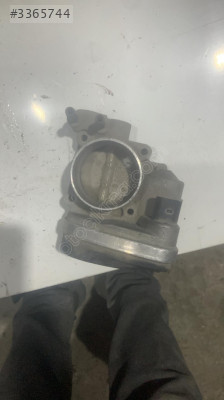 06F133062 Vw passat gaz kelebeği