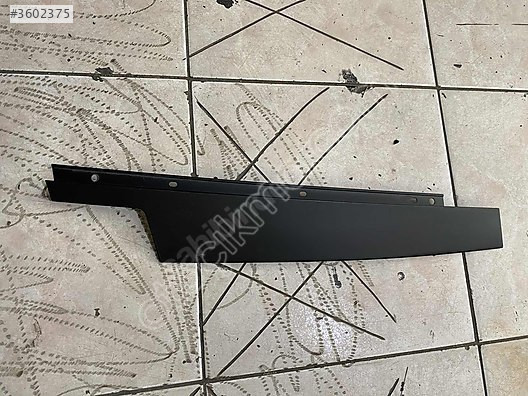 BMW E90 SOL ÖN KAPI DİREK ÇITASI