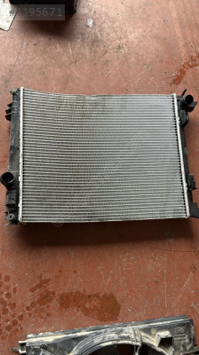 Megan 4 1.3 tci  su radyatörü