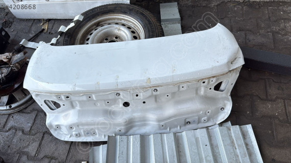 Megane 4 bagaj kapağı